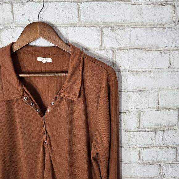 Maurices collared long sleeve brown top - Picture 2 of 13